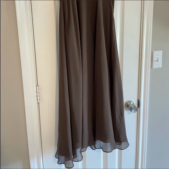 Beautiful brown silk evening dress. Worn once! size 8. Ankle length. - Picture 11 of 11